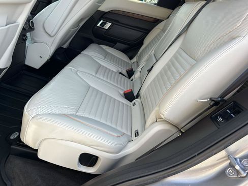 Used 2018 Land Rover Discovery HSE Luxury AWD/4WD image 13