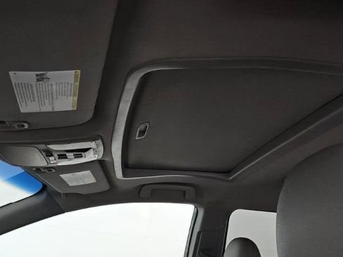 Used 2017 Toyota Sienna Limited Premium FWD image 15