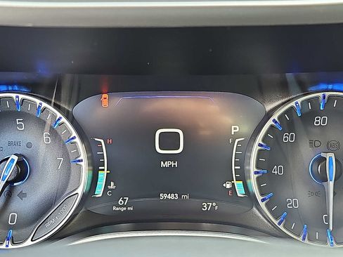 Used 2024 Chrysler Pacifica Touring-L image 23