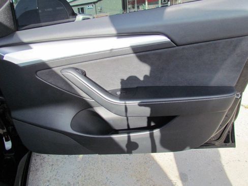 Used 2021 Tesla Model 3 Standard Range Plus RWD image 17