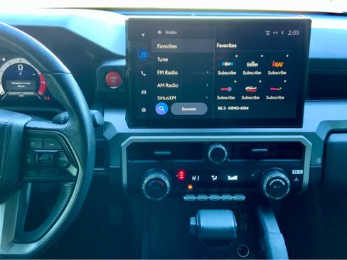 Used 2024 Toyota Tacoma TRD Off-Road image 44