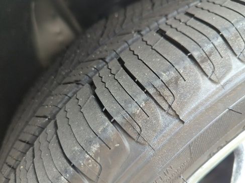 Used 2005 Ford Thunderbird image 13