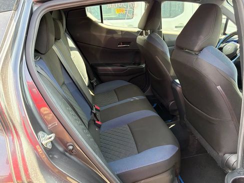 Used 2021 Toyota C-HR XLE FWD image 14
