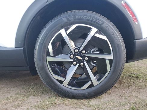 New 2026 Chevrolet Equinox EV LT image 5