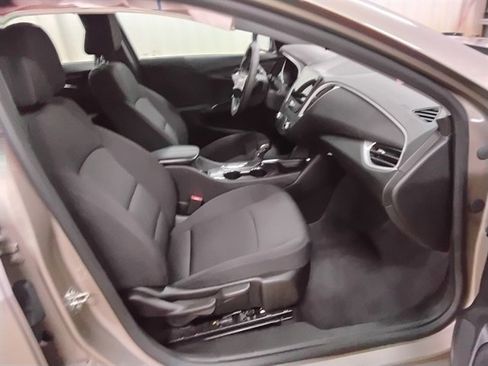 Used 2023 Chevrolet Malibu LT FWD image 14