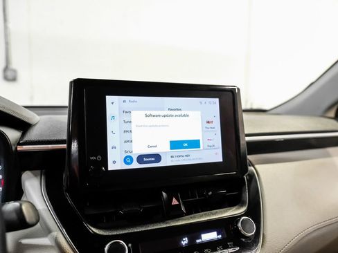 Used 2023 Toyota Corolla Cross L FWD image 23