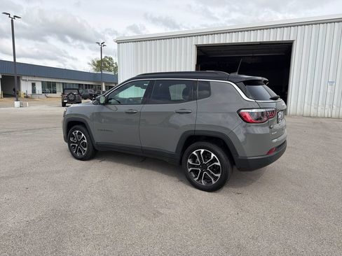 Used 2024 Jeep Compass Limited AWD/4WD image 11