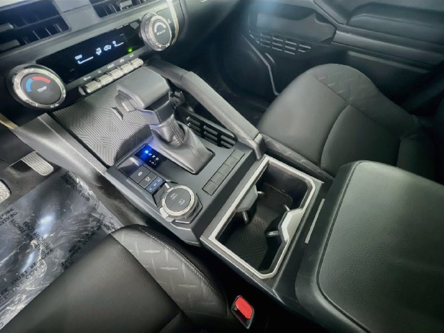 Used 2025 Toyota Tacoma SR5 AWD/4WD image 25