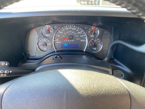 Used 2022 Chevrolet Express 2500 Extended w/ Driver Convenience Package image 8