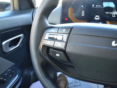 Used 2025 Kia K4 FWD image 45