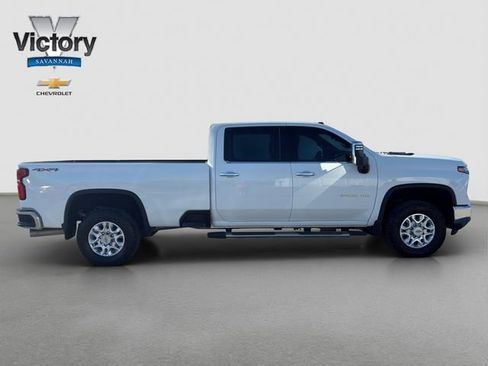 Used 2025 Chevrolet Silverado 3500 LTZ image 8