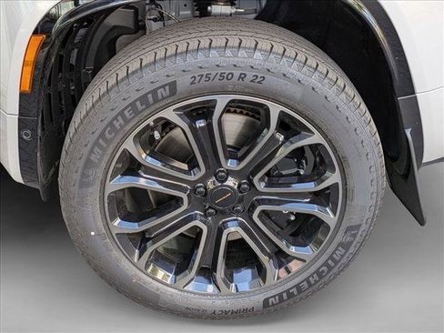 New 2026 Land Rover Defender 110 OCTA AWD/4WD image 9