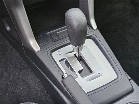 Used 2018 Subaru Forester 2.5i w/ Alloy Wheel Package image 12