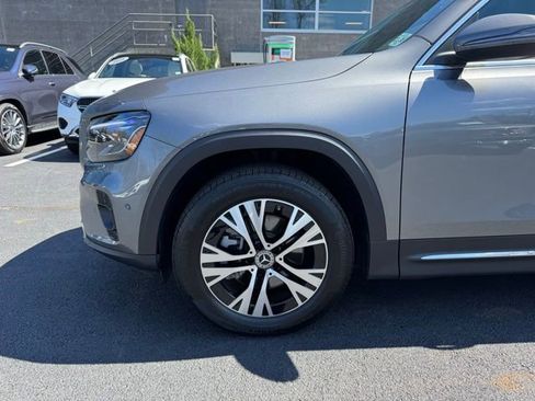 Used 2026 Mercedes-Benz GLB 250 4MATIC image 9