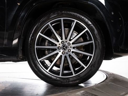 Used 2025 Mercedes-Benz GLS 450 4MATIC image 14