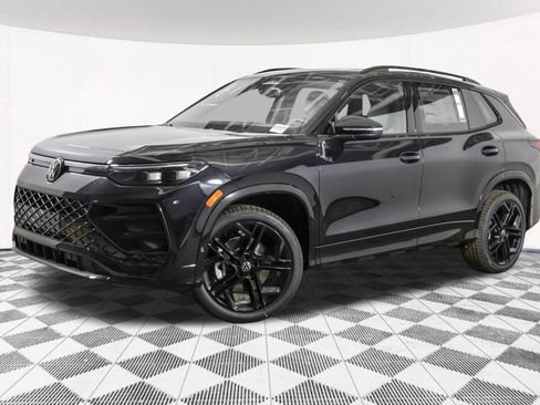 New 2026 Volkswagen Tiguan SE R-Line AWD/4WD image 2