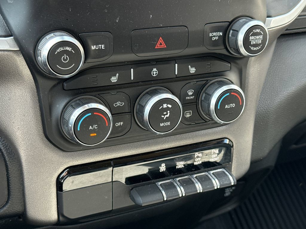Used 2020 RAM 1500 Big Horn AWD/4WD image 25