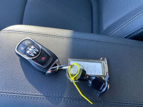 Used 2025 Buick Encore GX Preferred image 21