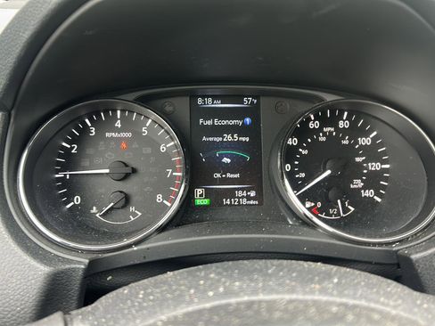 Used 2017 Nissan Rogue S AWD/4WD image 10