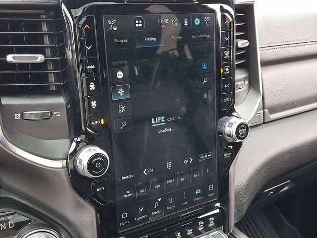 Used 2024 RAM 1500 Laramie AWD/4WD image 18