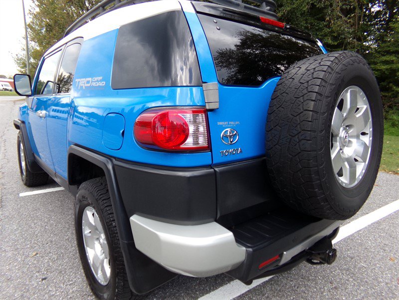 Used 2007 Toyota FJ Cruiser 4WD w/ Upgrade Pkg 2 image 8