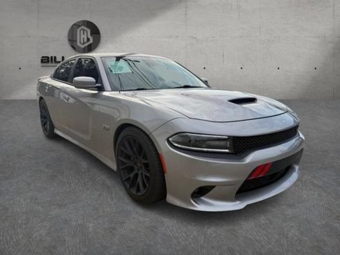 Used 2016 Dodge Charger R/T Scat Pack w/ Technology Group RWD image 2