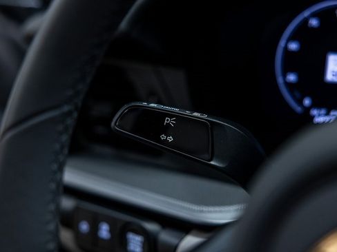 Certified 2025 Porsche 911 Carrera image 37