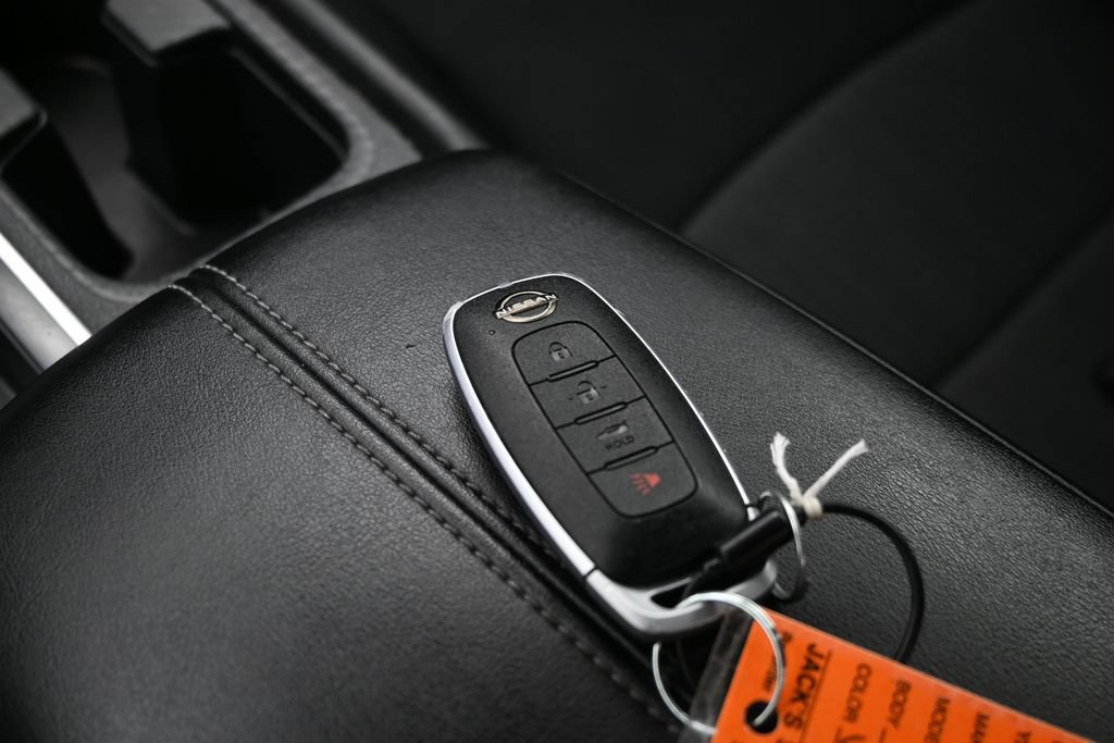 Used 2024 Nissan Sentra SV FWD image 27
