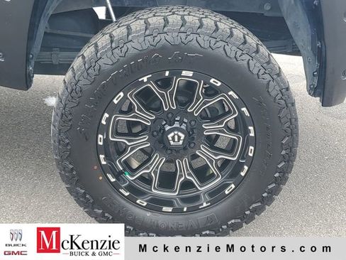 Used 2018 Toyota Tundra Limited w/ Limited Premium Package AWD/4WD image 33