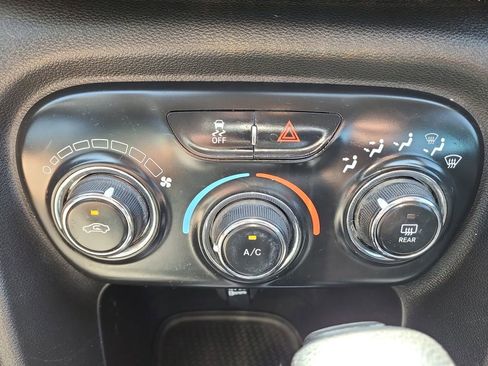 Used 2016 Dodge Dart SE w/ Convenience Group FWD image 22