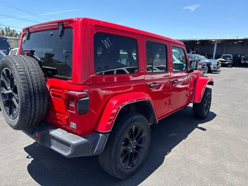 Used 2024 Jeep Wrangler Unlimited Sahara AWD/4WD image 13