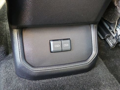 Used 2023 Toyota Highlander XLE AWD/4WD image 20