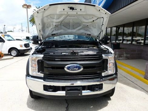Used 2018 Ford F550 2WD Regular Cab Super Duty image 8