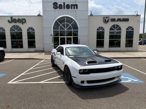Used 2019 Dodge Challenger SRT Hellcat Redeye RWD image 2