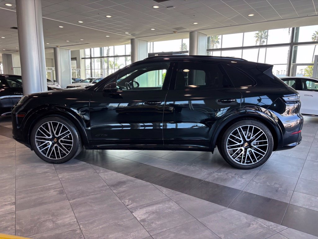 Used 2025 Porsche Cayenne GTS AWD/4WD image 8