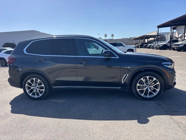 Used 2022 BMW X5 xDrive45e w/ Climate Comfort Package AWD/4WD image 4