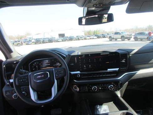 New 2026 GMC Sierra 2500 SLT AWD/4WD image 15