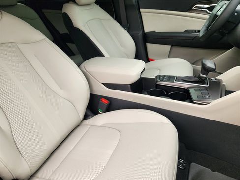 New 2026 Kia Sportage EX image 10