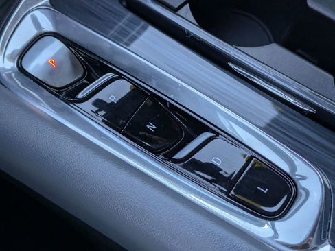 Used 2024 Buick Enclave Premium image 22