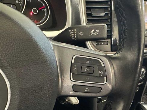 Used 2018 Volkswagen Beetle 2.0T Coast FWD image 38