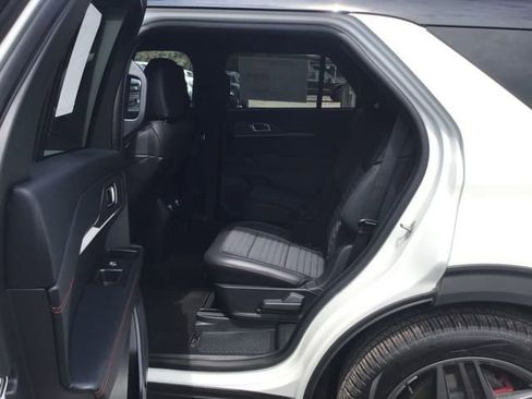 New 2025 Ford Explorer ST-Line w/ Premium Package image 23