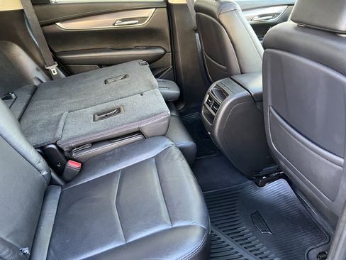 Used 2018 Cadillac XT5 Luxury w/ Driver Awareness Package FWD image 21