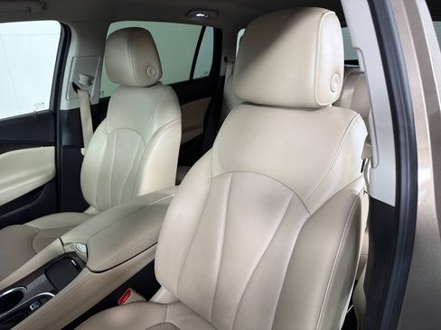 Used 2019 Buick Envision Essence FWD image 13