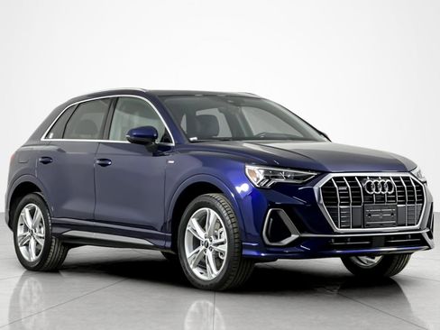 Used 2023 Audi Q3 2.0T Premium w/ Convenience Package image 7