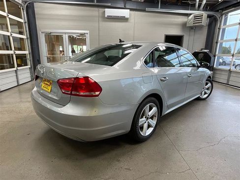 Used 2012 Volkswagen Passat 2.5 SE FWD image 5