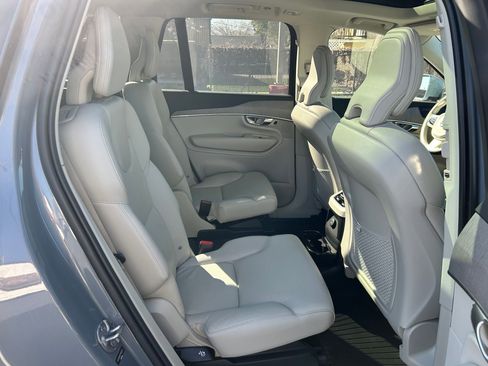Used 2023 Volvo XC90 T8 Plus image 29