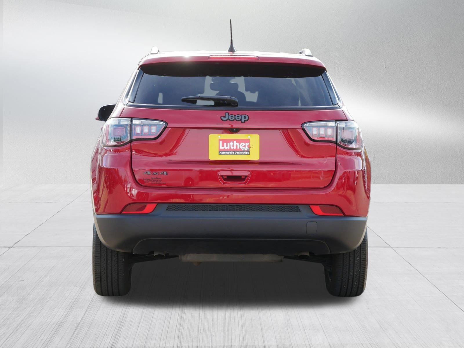 Used 2025 Jeep Compass Latitude w/ Convenience Group AWD/4WD image 6