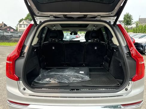 Used 2024 Volvo XC90 B5 Core w/ Climate Package AWD/4WD image 36