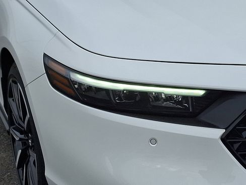 Used 2024 Honda Accord Touring image 9
