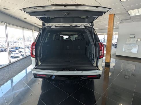 Certified 2025 Ford Expedition Max Platinum w/ Stealth Performance Package AWD/4WD image 27